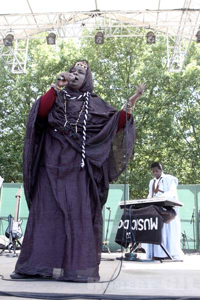 GROUP DOUEH - 2011-05-28 - PARIS - Parc de la Villette - 